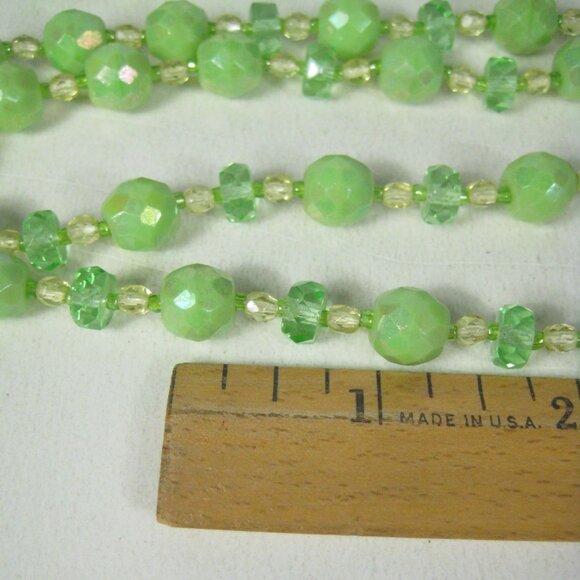 Vintage Green Beaded Necklace Faceted Glass Crystal Beads 36 Inch 1930 1940 - Picture 2 of 8